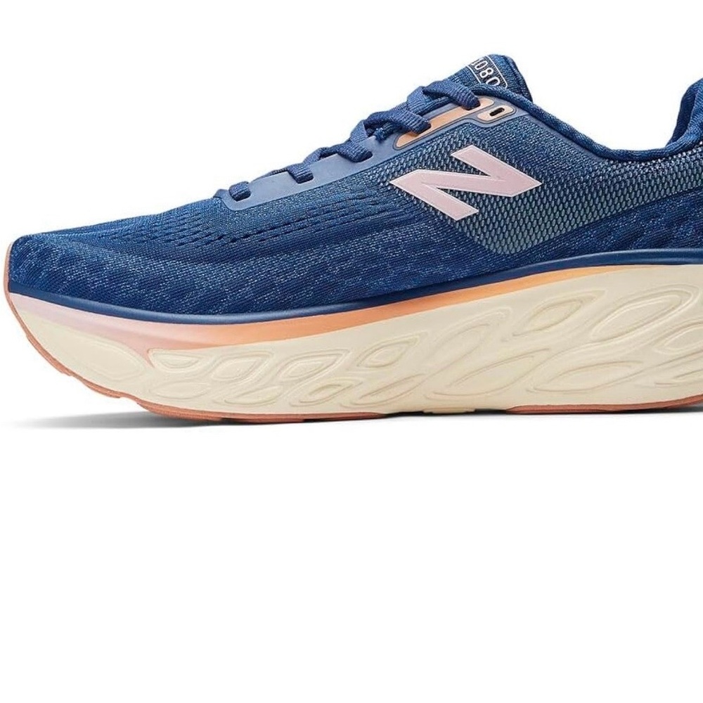New Balance women’s athletic shoes - Picture 2 of 8